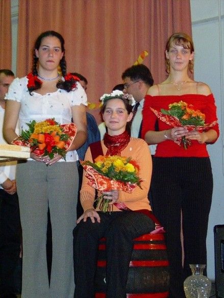2004. évi borkirálynő és udvarhölgyei